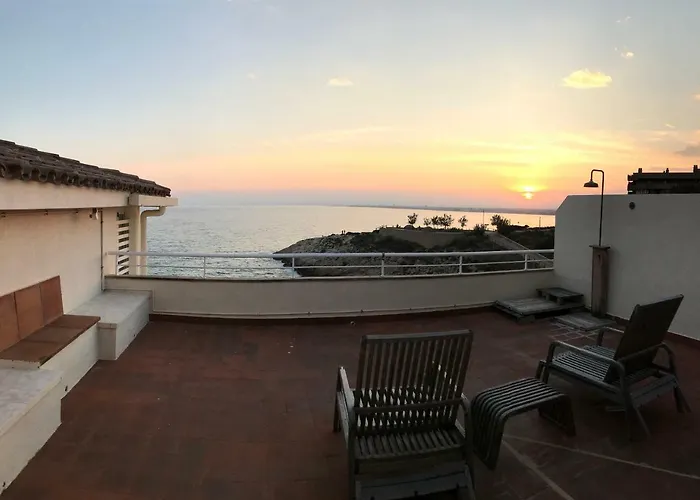 Rits Beachfront 살루